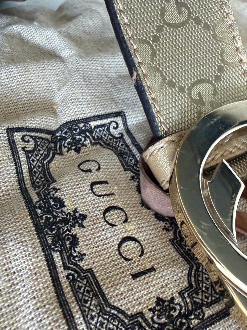 Gucci Beige Canvas Leather Belt with Gold GG Buckle - Picture 2 of 12